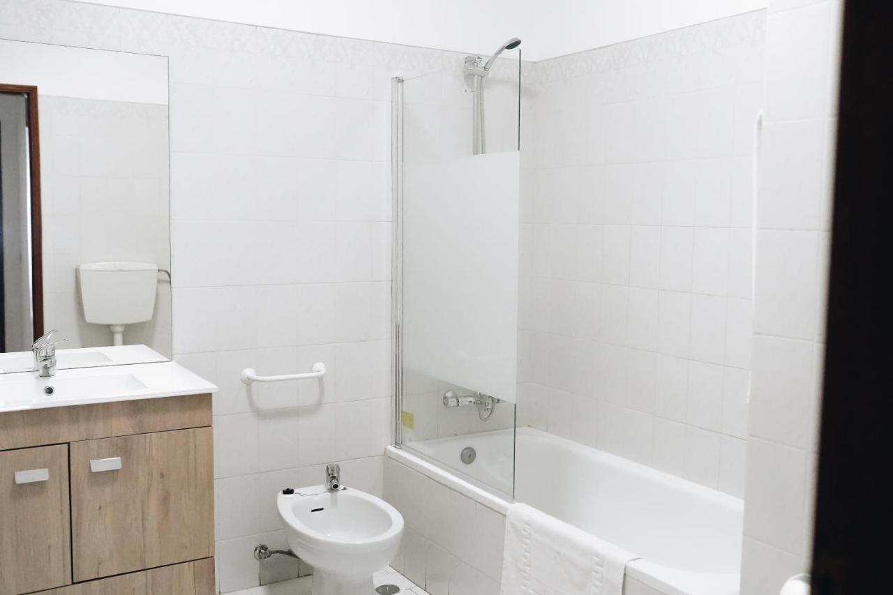 Host Wise - Sweet & Sunny Flat - Ace Location Appartement Quarteira Buitenkant foto